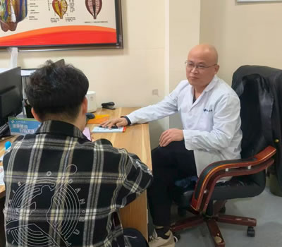 自贡市|男科医师高朋磊：守护男性健康，专业男科诊疗